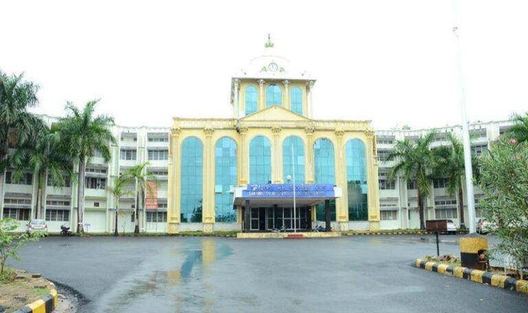 2: 5 ಕೋಟಿ ಸ್ಮಾರ್ಟ್ ಕ್ಲಾಸ್ ಯೋಜನೆಯಲ್ಲಿ ಭಾರೀ ಅವ್ಯವಹಾರ? ಕುವೆಂಪು ವಿವಿ ಪ್ರಕರಣಕ್ಕೆ ಹೈಲೇವಲ್ ತನಿಖೆ