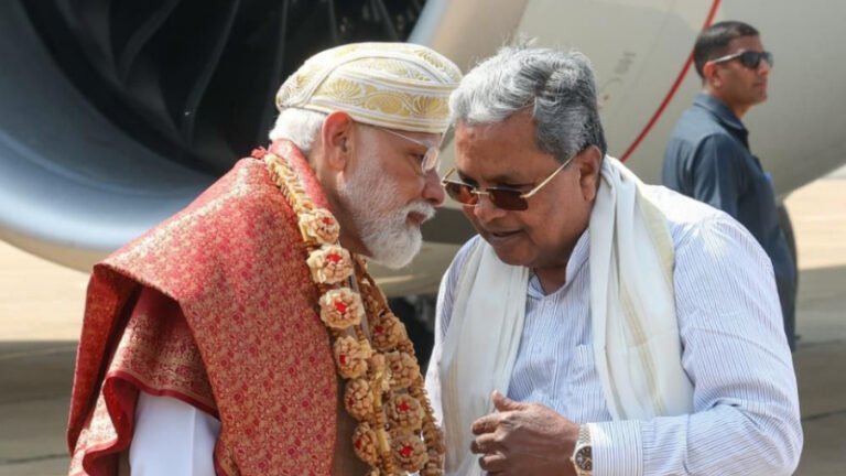 ಮೋದಿ ಕಿವಿಯಲ್ಲಿ ಕೇಳಿದ ಪ್ರಶ್ನೆ ಬಹಿರಂಗಪಡಿಸಿದ ಸಿಎಂ ಸಿದ್ದರಾಮಯ್ಯ