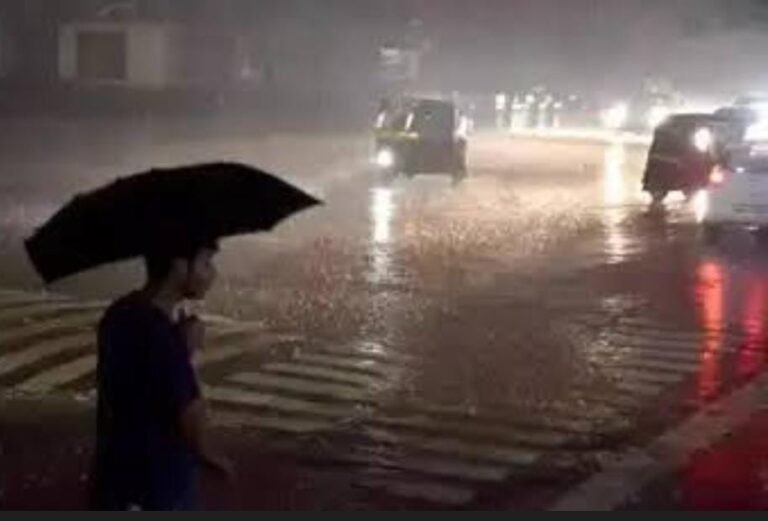 ಬೆಂಗಳೂರಿನಲ್ಲಿ ವರುಣನ ಅಬ್ಬರ – ಹಲವು ಕಡೆ ಭಾರೀ ಮಳೆ, ರಸ್ತೆಗಳು ಜಲಾವೃತ!