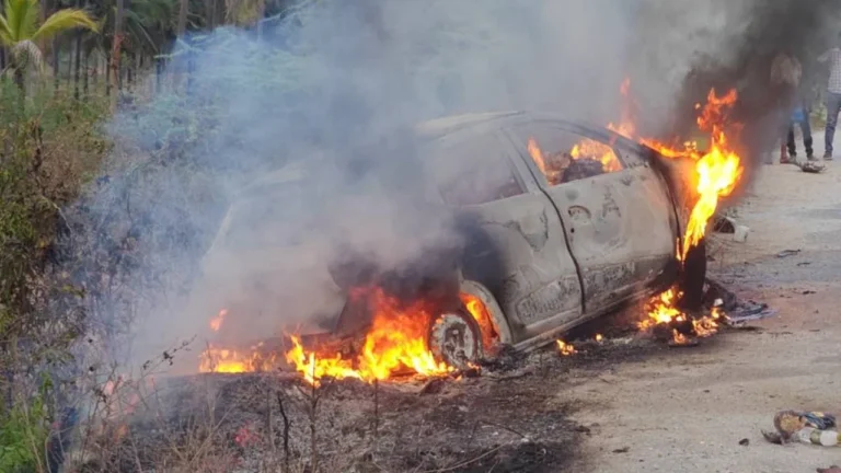 ಬೆಂಕಿಗೆ ಹೊತ್ತಿ ಉರಿದ ಕಾರು: ಮೂವರು ಸಜೀವ ದಹನ, ಓರ್ವನ ಸ್ಥಿತಿ ಗಂಭೀರ!