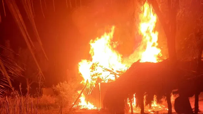 ಸಿಲಿಂಡರ್ ಸ್ಫೋಟ: ಗುಡಿಸಲು ಮನೆ ಭಸ್ಮ, 3 ಲಕ್ಷ ನಗದು ಸೇರಿ ಚಿನ್ನಾಭರಣ ಸುಟ್ಟು ಕರಕಲು!