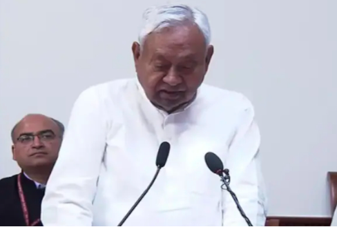 ರಾಜ್ಯಸಭಾ ಸಂಸದರಾಗಿ ಪ್ರಮಾಣವಚನ ಸ್ವೀಕರಿಸಿದ ನಿತೀಶ್ ಕುಮಾರ್: ಬಿಹಾರದಲ್ಲಿ ಹೊಸ ಸಿಎಂ!?