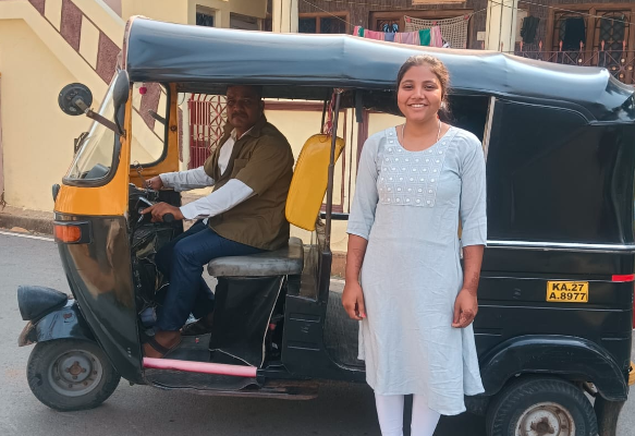 ಆಟೋ ಚಾಲಕರ ಮಗಳ ಸಾಧನೆ: 625ರಲ್ಲಿ 585 ಅಂಕ ಗಳಿಸಿದ ಆಶಾ