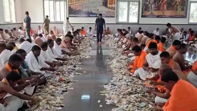 21 ದಿನಗಳಲ್ಲಿ 2.48 ಕೋಟಿ, ಮಂತ್ರಾಲಯದಲ್ಲಿ ದಾಖಲೆ ಕಾಣಿಕೆ ಸಂಗ್ರಹ!