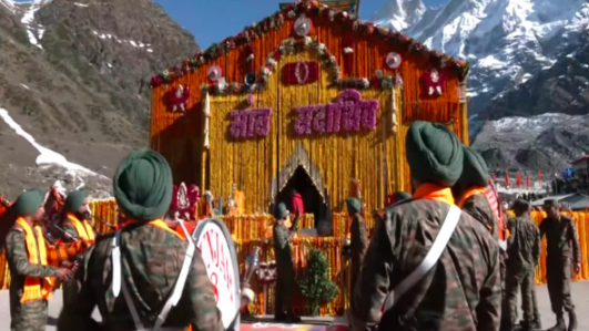 ಕೇದಾರನಾಥ ದೇಗುಲದ ಬಾಗಿಲು ತೆರೆದು ಭಕ್ತರಿಗೆ ದರ್ಶನ: ‘ಹರ ಹರ ಮಹಾದೇವ’ ಘೋಷಣೆ