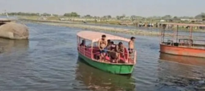 ಮಥುರಾ ಯಮುನಾ ನದಿಯಲ್ಲಿ ಬೋಟ್ ಮಗುಚಿ ದುರಂತ – 10 ಮಂದಿ ಸಾವು
