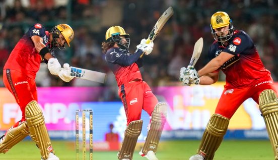 ಚಿನ್ನಸ್ವಾಮಿಯಲ್ಲಿ RCB ಅಬ್ಬರ: CSK ವಿರುದ್ಧ 250 ರನ್ – 18 ವರ್ಷಗಳ ಇತಿಹಾಸ ಬದಲಿಸಿದ ಬೆಂಗಳೂರು ಬಾಯ್ಸ್‌