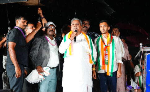 ಮಳೆಗೂ ಮಣಿಯದ ನಾಯಕರು: ದಾವಣಗೆರೆಯಲ್ಲಿ ಸಿದ್ದರಾಮಯ್ಯ-ಡಿಕೆಶಿ ಶಕ್ತಿ ಪ್ರದರ್ಶನ