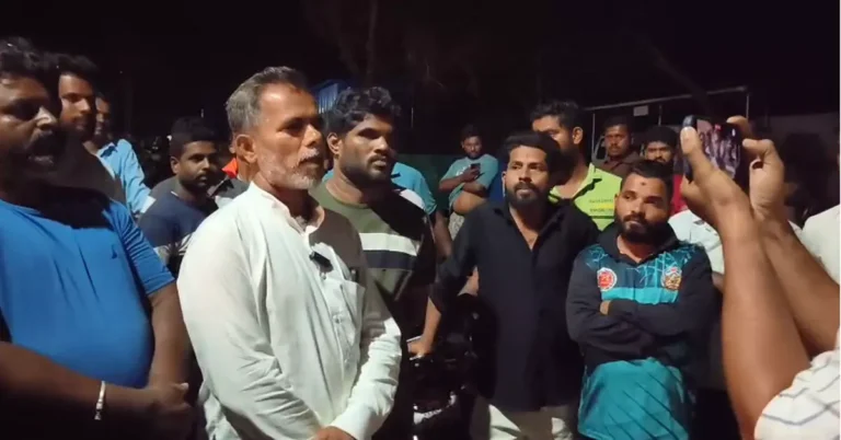 ತೀವ್ರಗೊಂಡ ಮುರಿನಕಟ್ಟೆ ವಿವಾದ: ಠಾಣೆ ಎದುರು ಘೋಷಣೆ ಕೂಗಿದ 18 ಮಂದಿ ವಿರುದ್ಧ ಸ್ವಯಂಪ್ರೇರಿತ FIR!