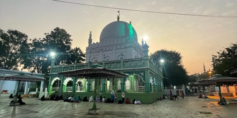 ಲಾಡ್ಲೆ ಮಶಾಕ್ ದರ್ಗಾ ಗಲಾಟೆ ಕೇಸ್ ಹಿಂಪಡೆದ ಕಾಂಗ್ರೆಸ್ ಸರ್ಕಾರ