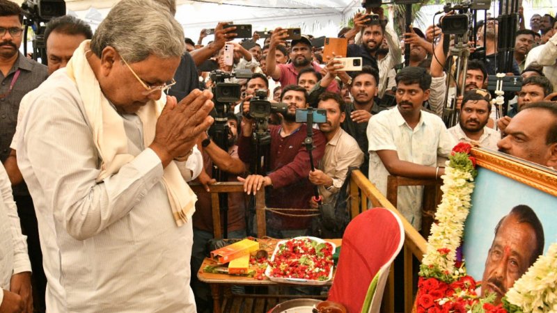 ‘ಅಹಿಂದ ಧ್ವನಿ ಮೌನವಾಗಿದೆ’: ವೆಂಕಟರಮಣಪ್ಪ ಸಾವಿಗೆ ಸಿದ್ದರಾಮಯ್ಯ ಕಂಬನಿ