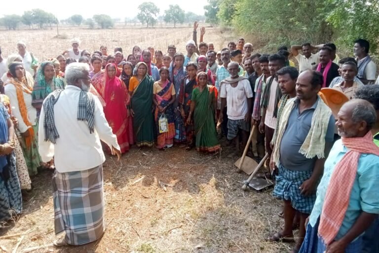 ಕೆಲಸ ಮಾಡಿಸಿದರೂ ಕೂಲಿ ಇಲ್ಲ: ಉದ್ಯೋಗ ಖಾತ್ರಿ ಯೋಜನೆ ಅವ್ಯವಸ್ಥೆಗೆ ಕಾರ್ಮಿಕರ ಆಕ್ರೋಶ – ಪೇಸ್ ಲಾಕ್: NMR ಗೊಂದಲಕ್ಕೆ ಮುತ್ತಿಗೆ