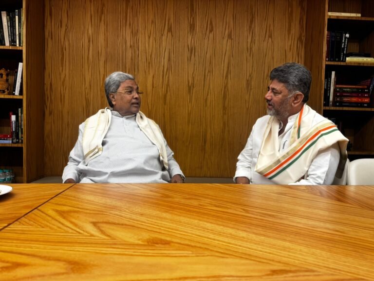 ಹೈವೋಲ್ಟೇಜ್ ಸಭೆಗೂ ಮುನ್ನ ಎಐಸಿಸಿ ಕಚೇರಿಯಲ್ಲಿ CM-DCM ಮುಖಾಮುಖಿ!