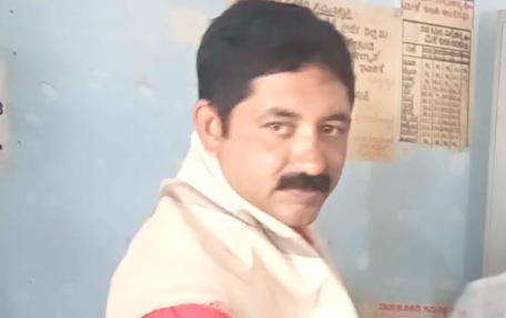 ಹಾಸನ ಲಾಡ್ಜ್ ನಲ್ಲಿ ಉಪತಹಶೀಲ್ದಾರ್ ಆತ್ಮಹತ್ಯೆ: 4 ಪುಟಗಳ ಡೆತ್ ನೋಟ್ ಪತ್ತೆ!