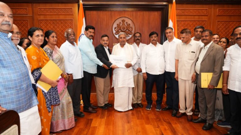 ಜಾತಿಗಣತಿ ವರದಿ ಸ್ವೀಕರಿಸಿದ ಸಿಎಂ ಸಿದ್ದರಾಮಯ್ಯ: ಮುಸ್ಲಿಂ ಸಮುದಾಯ ನಂ.1 ಜಾತಿ! ರಾಜ್ಯ ರಾಜಕೀಯದಲ್ಲಿ ಸಂಚಲನ