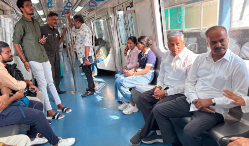 ಮಿತವ್ಯಯಕ್ಕೆ ಪ್ರಧಾನಿ ಮೋದಿ ಕರೆ ಬೆನ್ನಲ್ಲೇ ಮೆಟ್ರೋದಲ್ಲಿ ಪ್ರಯಾಣಿಸಿದ ಸಚಿವ ಸೋಮಣ್ಣ – ಸಂಸದ ಪಿ.ಸಿ.ಮೋಹನ್