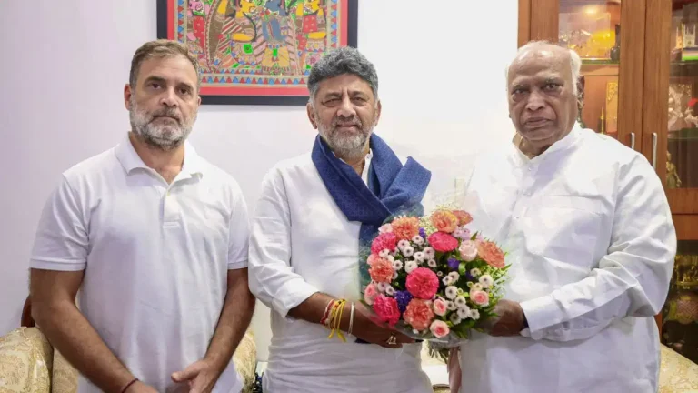 ಅಧಿಕೃತವಾಗಿ ಡಿಕೆಶಿಗೆ ಸಿಎಂ ಪಟ್ಟ! ಕಾಂಗ್ರೆಸ್ ಶಾಸಕಾಂಗ ಪಕ್ಷದ ನಾಯಕನಾಗಿ ಸರ್ವಾನುಮತ ಆಯ್ಕೆ