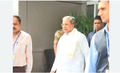 ಸಿಎಂ ಸ್ಥಾನ ತ್ಯಜಿಸಿದ ಬೆನ್ನಲ್ಲೇ ಸಿದ್ದರಾಮಯ್ಯ ದೆಹಲಿ ಪ್ರಯಾಣ!