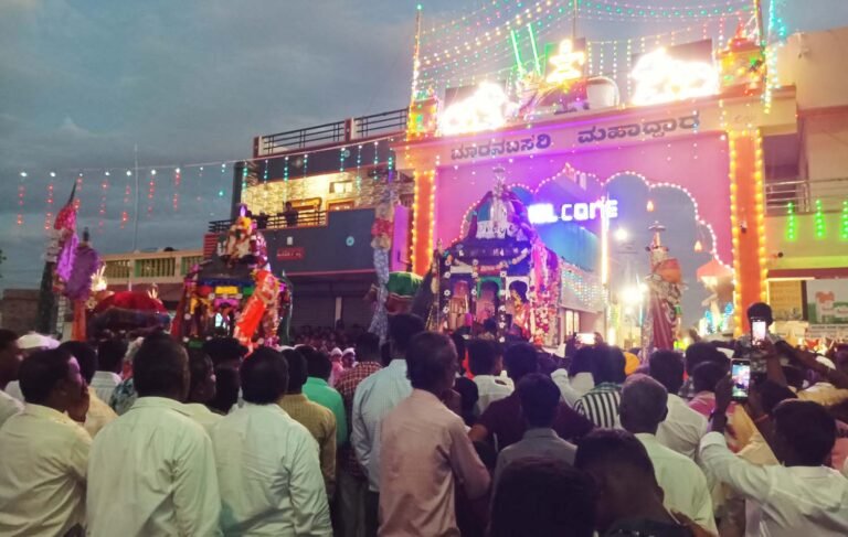 ಕಮಲ–ಹಸ್ತ ಸಂಕೇತ ಪ್ರದರ್ಶನ: ಮಾರನಬಸರಿ ಅಲೈದೇವರ ಭವಿಷ್ಯಕ್ಕೆ ಕುತೂಹಲ