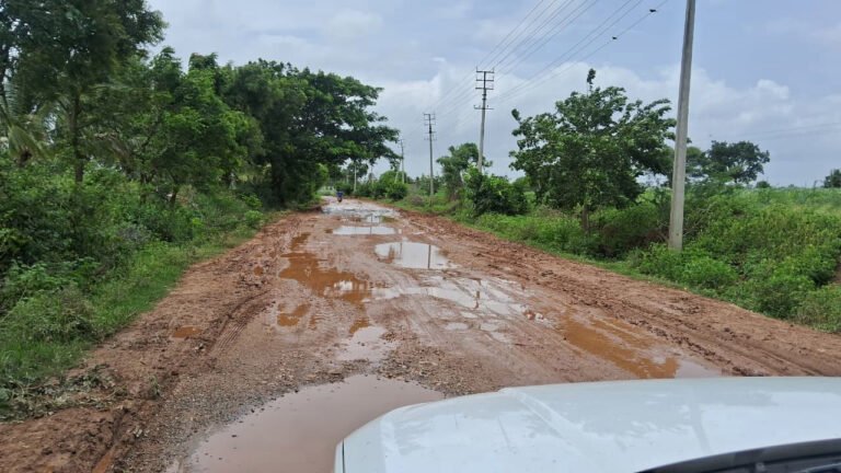 ರಾಜಕೀಯ ಜಿದ್ದಾಜಿದ್ದಿಗೆ ರಸ್ತೆಯೇ ಬಲಿಯಾಯಿತಾ?