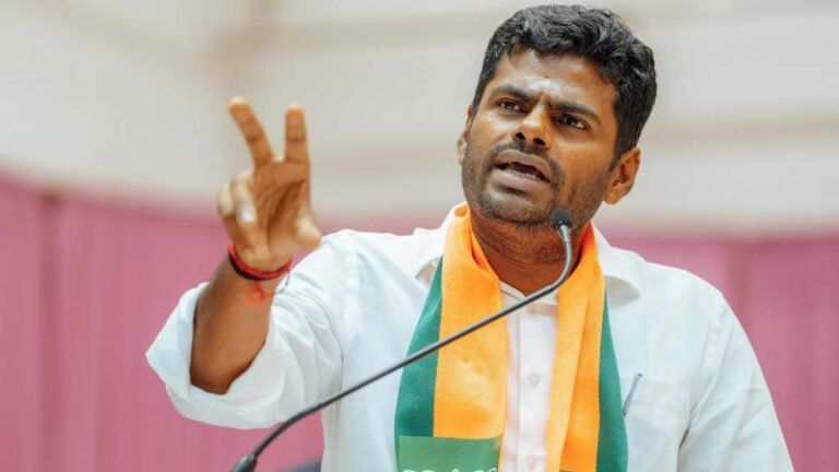 ತಮಿಳುನಾಡು ರಾಜಕೀಯದಲ್ಲಿ ಹೊಸ ಸಂಚಲನ: ನಿತಿನ್ ನಬಿನ್‌ಗೆ ರಾಜೀನಾಮೆ ಸಲ್ಲಿಸಿದ ಅಣ್ಣಾಮಲೈ