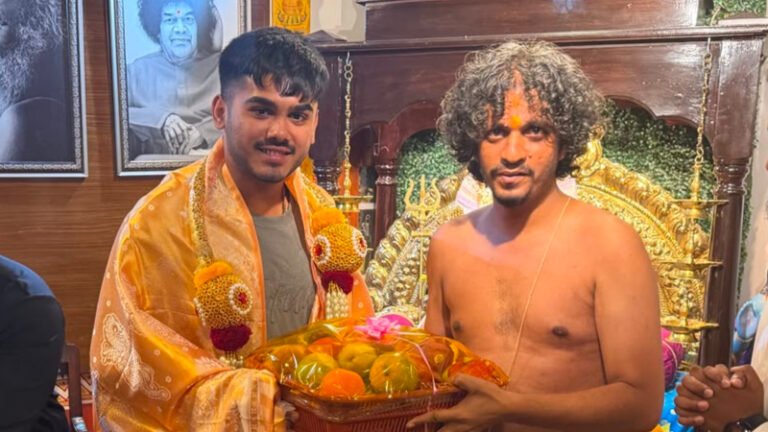 ಅರ್ಜುನ ಗುರೂಜಿ ದರ್ಶನ ಪಡೆದ ಅಂಡರ್-19 ತಂಡದ ನಾಯಕ ಆಯುಷ್ ಮಾತ್ರೆ