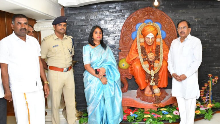 ಸಿದ್ದಗಂಗಾ ಶ್ರೀಗಳ ಆಶೀರ್ವಾದ ಪಡೆದ ಡಿಸಿಎಂ ಪರಮೇಶ್ವರ್; ರೈತರಿಗೆ ಗುಡ್‌ನ್ಯೂಸ್!