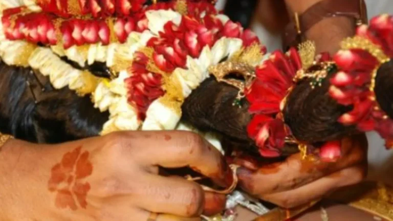 ತಾಳಿ ಕಟ್ಟುವಾಗ ಯಾಕೆ ಮೂರು ಗಂಟು ಹಾಕುತ್ತಾರೆ? ಇದರ ಹಿಂದಿದೆ ಆಳವಾದ ಆಧ್ಯಾತ್ಮಿಕ ಅರ್ಥ!