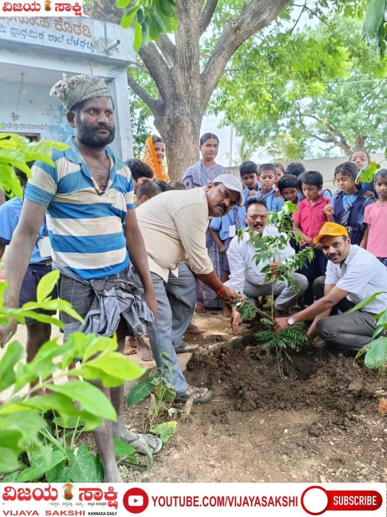 ಪ್ರತಿ ವಿದ್ಯಾರ್ಥಿಯೂ ಒಂದು ಗಿಡದ ಜವಾಬ್ದಾರಿ ವಹಿಸಬೇಕು”: ಜಿ.ಎಂ. ಮಂದಿನಮನಿ