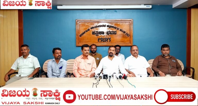 ಪುಟ್ಟರಾಜ ಅಜ್ಜನವರ ಸೇವೆಯಲ್ಲಿ ಜಾತಿ, ರಾಜಕೀಯ ತರಬೇಡಿ: ರಮೇಶ ಮುಳಗುಂದ