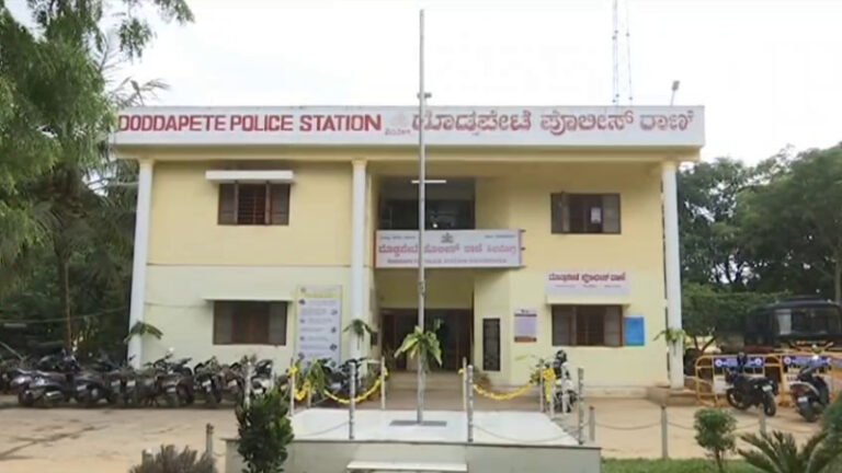 ಜೈಲಿನಿಂದಲೇ ಪತ್ನಿ ಹತ್ಯೆಗೆ ಸುಪಾರಿ: ಬುರ್ಖಾ ಧರಿಸಿ ಬಂದು ಸಾರ್ವಜನಿಕರ ಕೈಗೆ ಸಿಕ್ಕಿ ಬಿದ್ದ ದುಷ್ಕರ್ಮಿಗಳು