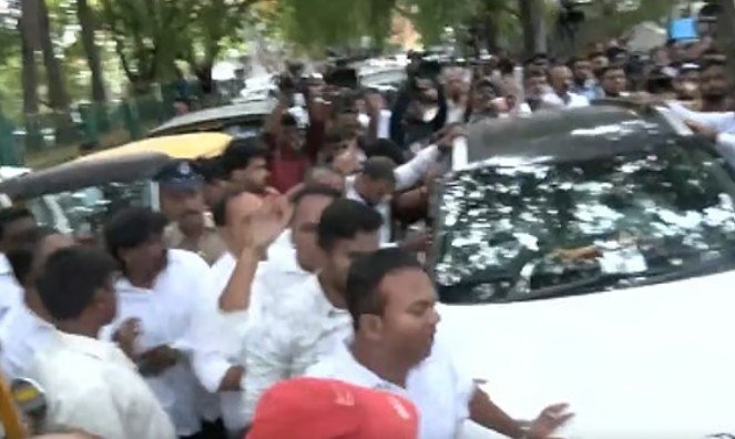 ರಾಮಲಿಂಗಾ ರೆಡ್ಡಿ ರಾಜೀನಾಮೆ: ಬೆಂಬಲಿಗರ ಭಾರಿ ಪ್ರತಿಭಟನೆ