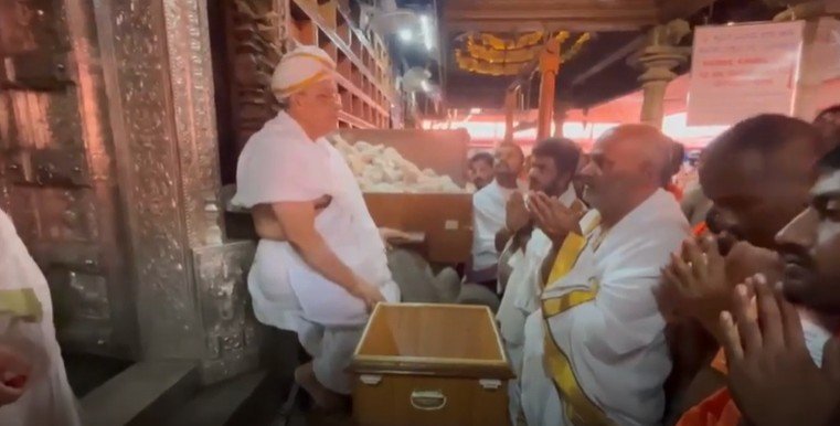 ‘ಅಡ್ಡಮತದಾನ ಮಾಡಿಲ್ಲ, ಬಿಜೆಪಿಯಲ್ಲೇ ಇರುತ್ತೇನೆ’! ಧರ್ಮಸ್ಥಳದಲ್ಲಿ ಮಂಜುನಾಥನ ಮುಂದೆ ಪ್ರಮಾಣ ಮಾಡಿದ ಶಾಸಕ ಸುರೇಶ್