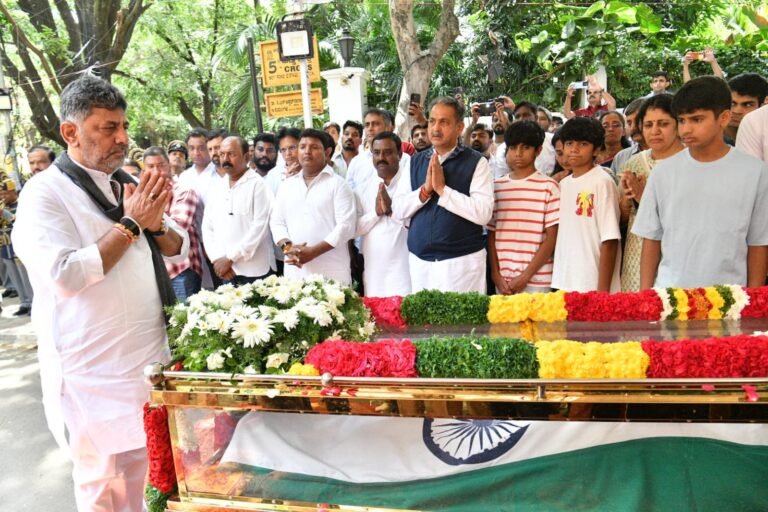ಕಾಂಗ್ರೆಸ್ ಮುಖಂಡ ಸೂರಜ್ ಹೆಗ್ಡೆ ಅವರಿಗೆ ಸರ್ಕಾರಿ ಗೌರವಗಳೊಂದಿಗೆ ಅಂತಿಮ ವಿದಾಯ