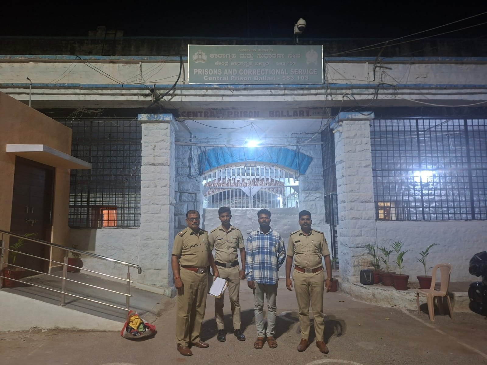 ಗಡಿಪಾರು ಉಲ್ಲಂಘಿಸಿ ಮತ್ತೆ ದಾದಾಗಿರಿ; ರೌಡಿಶೀಟರ್‌ಗೆ ಗೂಂಡಾ ಅಸ್ತ್ರ!  ಒಂದು ವರ್ಷ ಬಳ್ಳಾರಿ ಜೈಲು ಪಾಲು