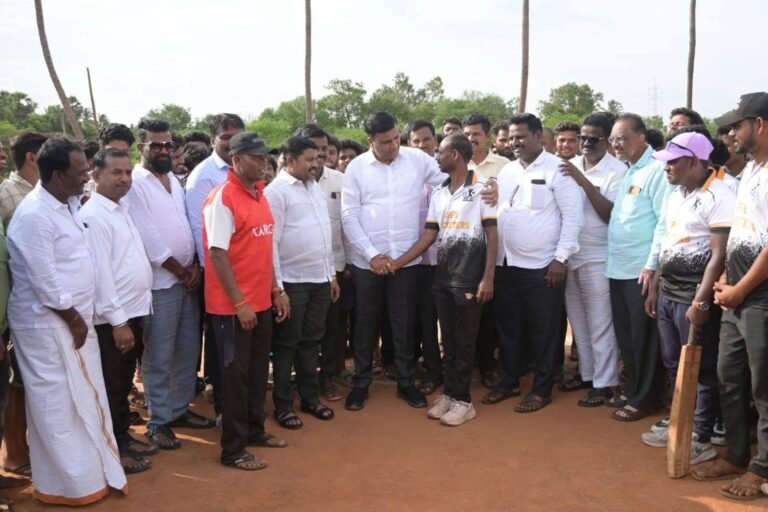 ಸುಬ್ಬರೆಡ್ಡಿ ಸ್ಮರಣಾರ್ಥ ಕ್ರೀಡಾಕೂಟಕ್ಕೆ ಚಾಲನೆ: ಮರಬ್ಬಿಹಾಳದಲ್ಲಿ ಮಾಜಿ ಶಾಸಕ ಎಸ್. ಭೀಮನಾಯ್ಕರಿಂದ ಉದ್ಘಾಟನೆ