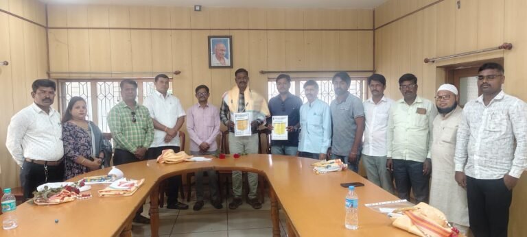 ಪತ್ರಕರ್ತರ ಕ್ಷೇಮಾಭಿವೃದ್ಧಿ ಸಂಘಕ್ಕೆ ಹೊಸ ಸಾರಥ್ಯ! ಜಿಲ್ಲಾಧ್ಯಕ್ಷರಾಗಿ ಮಂಜುನಾಥ ಮರಾಠೆ ಅವಿರೋಧ ಆಯ್ಕೆ; ಗೌರವ ಅಧ್ಯಕ್ಷರಾಗಿ ಕುಮಾರ ಕಟ್ಟಿಮನಿ