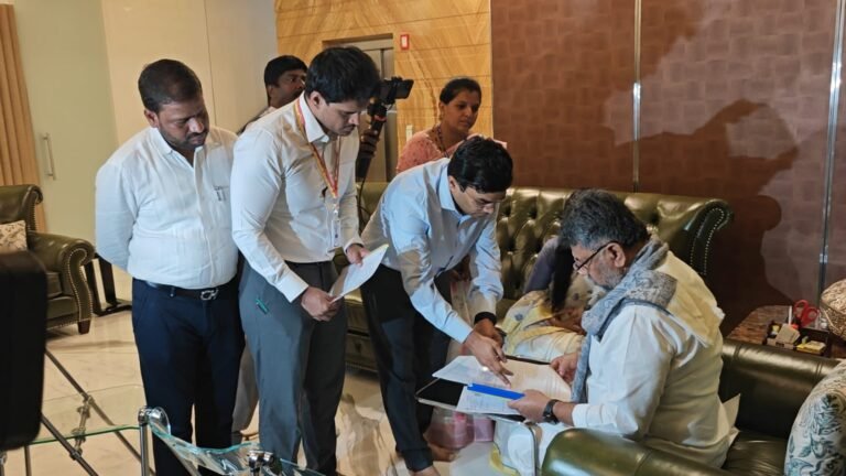 ರಾಜ್ಯಾದ್ಯಂತ ಮತದಾರರ ಪಟ್ಟಿ ಪರಿಷ್ಕರಣೆ ಆರಂಭ: ಮನೆಯಿಂದಲೇ ಎಸ್​ಐಆರ್​ಗೆ ಸಿಎಂ ಡಿಕೆಶಿ ಚಾಲನೆ!