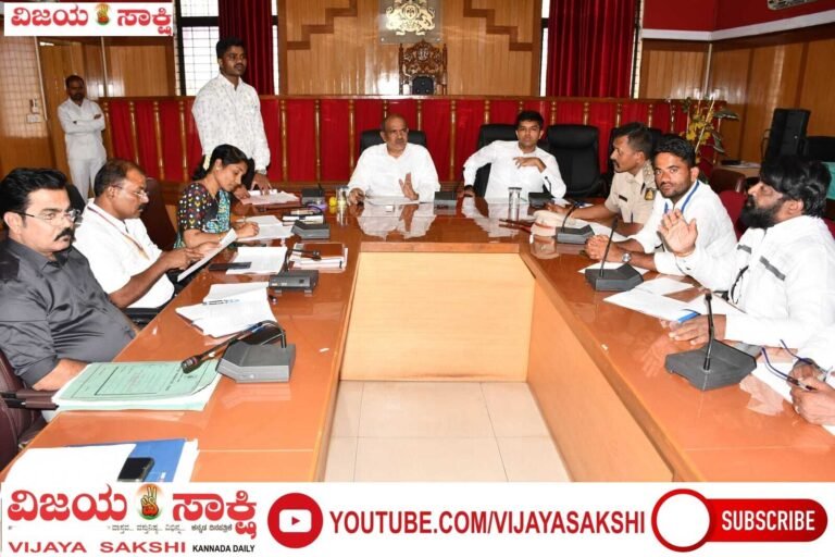 ಪರಿಶಿಷ್ಟ ಸಮುದಾಯಗಳಿಗೆ ಸೌಲಭ್ಯ ತಲುಪಿಸುವಲ್ಲಿ ನಿರ್ಲಕ್ಷ್ಯ ಬೇಡ: ಅಧಿಕಾರಿಗಳಿಗೆ ಡಿಸಿ ಶ್ರೀಧರ್ ಖಡಕ್ ಸೂಚನೆ