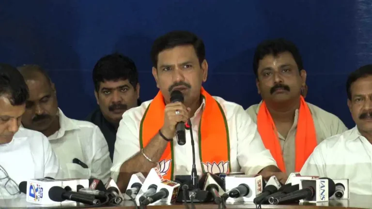 ‘ಡಿಕೆಶಿ ಜೊತೆ ಬಿಸಿನೆಸ್, ಅಡ್ಡ ಮತದಾನ ಆರೋಪ ಎಲ್ಲವೂ ಸುಳ್ಳು’: ಧರ್ಮಸ್ಥಳದಲ್ಲಿ ಬಿ.ವೈ. ವಿಜಯೇಂದ್ರ ಸ್ಪಷ್ಟನೆ