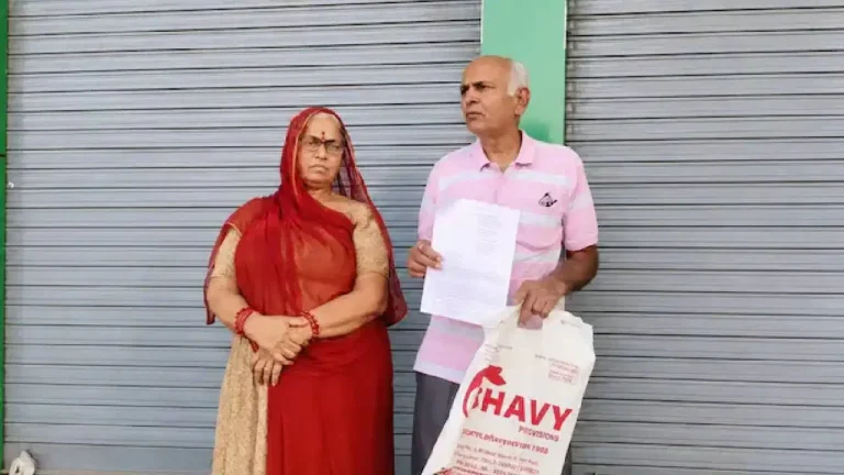 ನ್ಯಾಯ ಸಿಗದಿದ್ದರೆ ದಯಾಮರಣ ಕೊಡಿ; ಜಿಲ್ಲಾಧಿಕಾರಿಗೆ ವೃದ್ಧ ದಂಪತಿ ಮನವಿ!