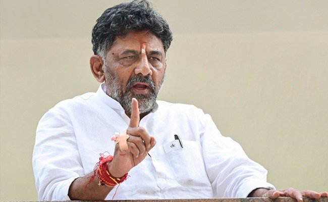 ಗೃಹಜ್ಯೋತಿಗೆ ಸರ್ಕಾರದ ಹೊಸ ರೂಲ್ಸ್! ಹೊರರಾಜ್ಯದವರಿಗೆ ಶಾಕ್, ಮನೆ ಮನೆಗೆ ಪರಿಶೀಲನೆ; ಡಬಲ್ ಸಂಪರ್ಕ ಕಟ್