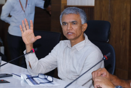 ಬೆಂಗಳೂರು ರಸ್ತೆಗಳಿಗೆ ₹2,000 ಕೋಟಿ ಮರುಡಾಂಬರೀಕರಣ ಯೋಜನೆ: ಸಚಿವ ಕೃಷ್ಣ ಬೈರೇಗೌಡ