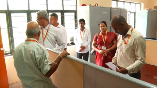 RTO ಕಚೇರಿ ಮೇಲೆ ಲೋಕಾಯುಕ್ತ ದಾಳಿ: ಎಸ್ಪಿ ಪ್ರಶ್ನೆಗಳಿಗೆ ಅಧಿಕಾರಿಗಳು ಕಂಗಾಲು