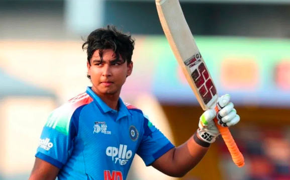 5 ಸಿಕ್ಸ್, 5 ಫೋರ್ ಗಳ ಅಬ್ಬರ: ಕೇವಲ 11 ಎಸೆತಗಳಲ್ಲಿ ವಿಶ್ವದಾಖಲೆ ಬರೆದ ಯುವ ಬ್ಯಾಟರ್ ವೈಭವ್ ಸೂರ್ಯವಂಶಿ
