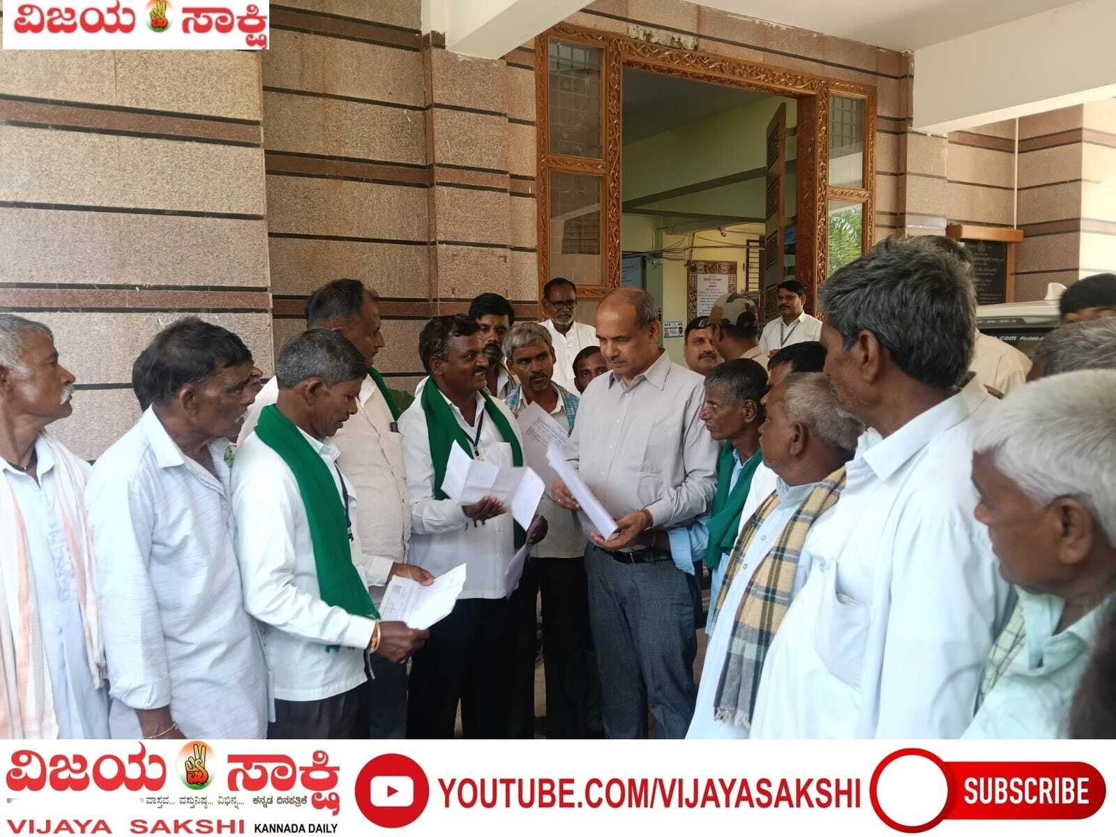 ಗದಗ ಜಿಲ್ಲೆಯನ್ನು ತಕ್ಷಣ ಬರಪೀಡಿತ ಪ್ರದೇಶವೆಂದು ಘೋಷಿಸಿ
