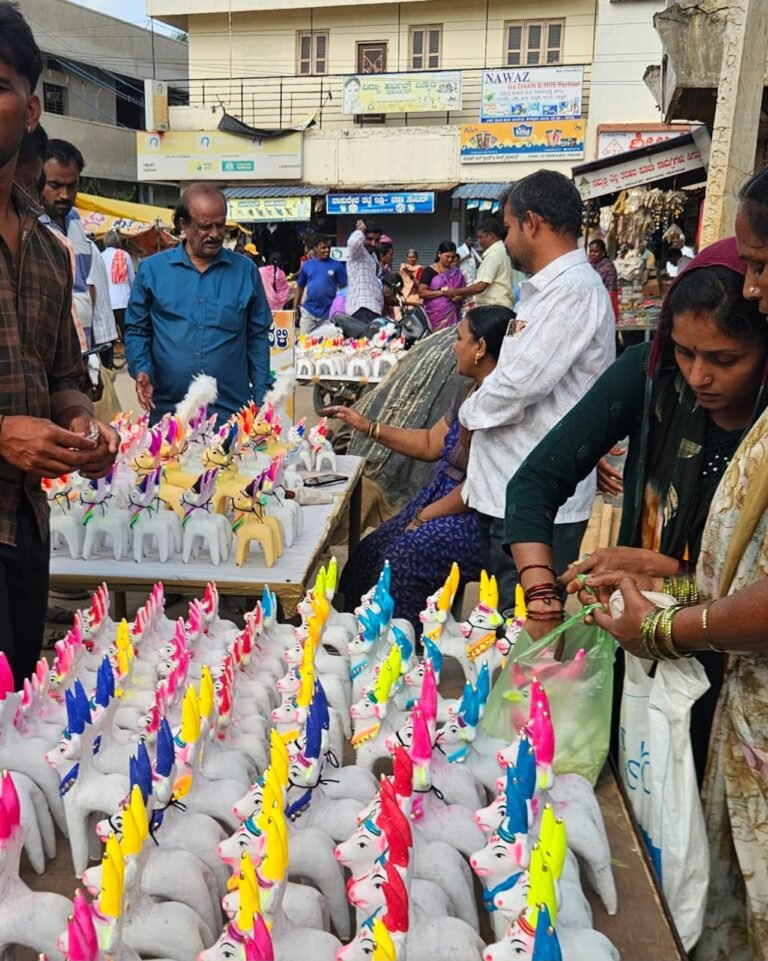 ಬರದ ಬೇಗೆಯಲ್ಲೂ ಮಣ್ಣೆತ್ತಿನ ಹಬ್ಬದ ಸಡಗರ
