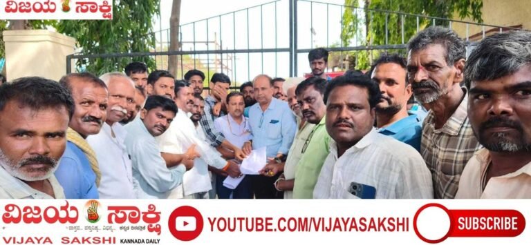 ‘ಬೆಳೆ ಉಳಿಸಬೇಕಾದರೆ ವಿದ್ಯುತ್ ಕೊಡಿ’: ಕೆಇಬಿ ಕಚೇರಿ ಎದುರು ರೈತರ ಆಕ್ರೋಶ