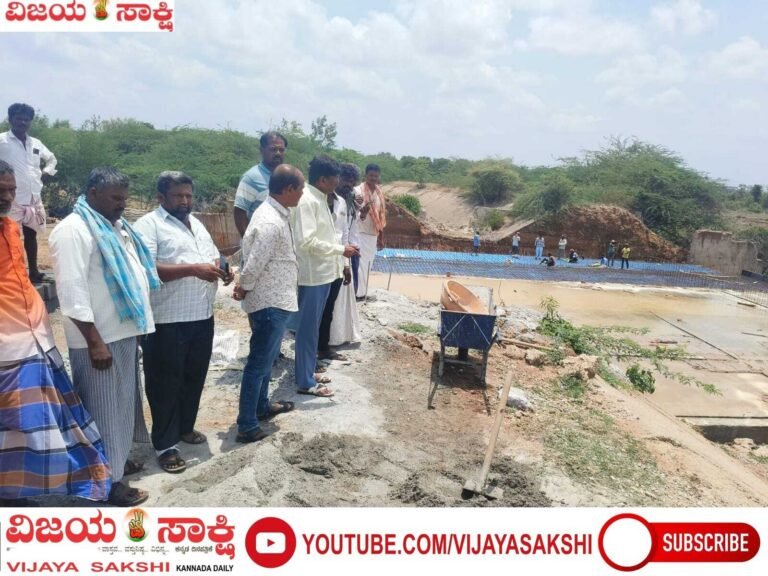 ಬರದಿಂದ ಕಂಗೆಟ್ಟ ಮುಂಡರಗಿ: ಕೆರೆಗಳಿಗೆ ನೀರು ಹರಿಸಿ
