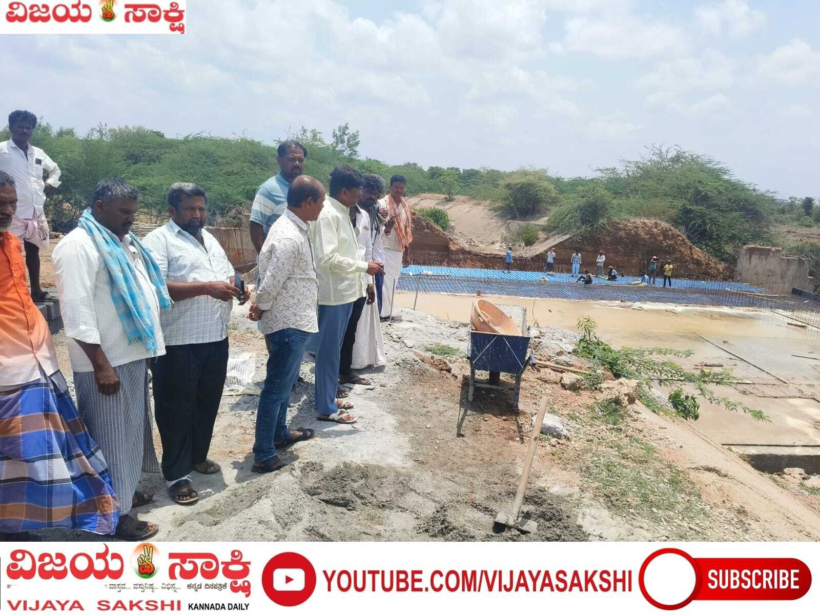 ಬರದಿಂದ ಕಂಗೆಟ್ಟ ಮುಂಡರಗಿ: ಕೆರೆಗಳಿಗೆ ನೀರು ಹರಿಸಿ